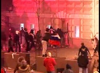 Nezvisl Kosovo: demonstranti zatoili na ambasdu USA