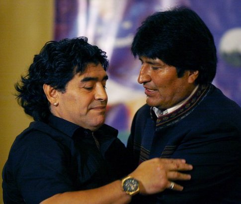 1300696-maradona-a-morales.jpg