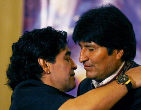 1300708-maradona-a-morales.jpg