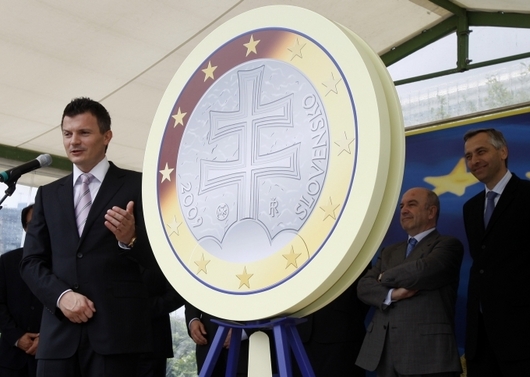 Ministr Slovenska Jn Poiatek pi shcvlen definitivn parity pro vstup Slovenska do eurozny