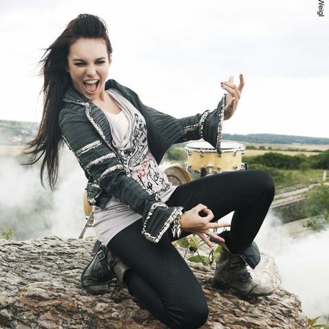 Ewa Farna v kalendáři 2011