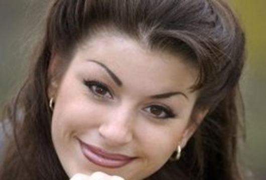 Ester ladová asiatka praha Amateri ona hleda jeho sex na plazi