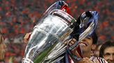 AC Milán - Liverpool: Kaká s trofejí