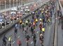 Pět tisíc cyklistů na chvíli vzalo pražské ulice autům