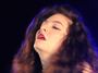 Recenze: Lorde je dokonale nedokonalá popová heroina